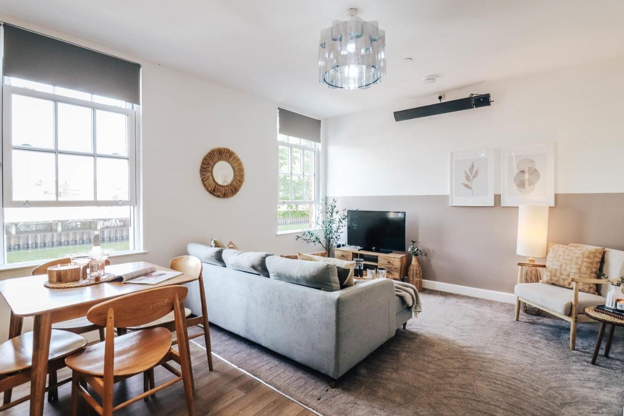 Principality View Apartment Two, By Solace Stays Cardiff Exteriör bild