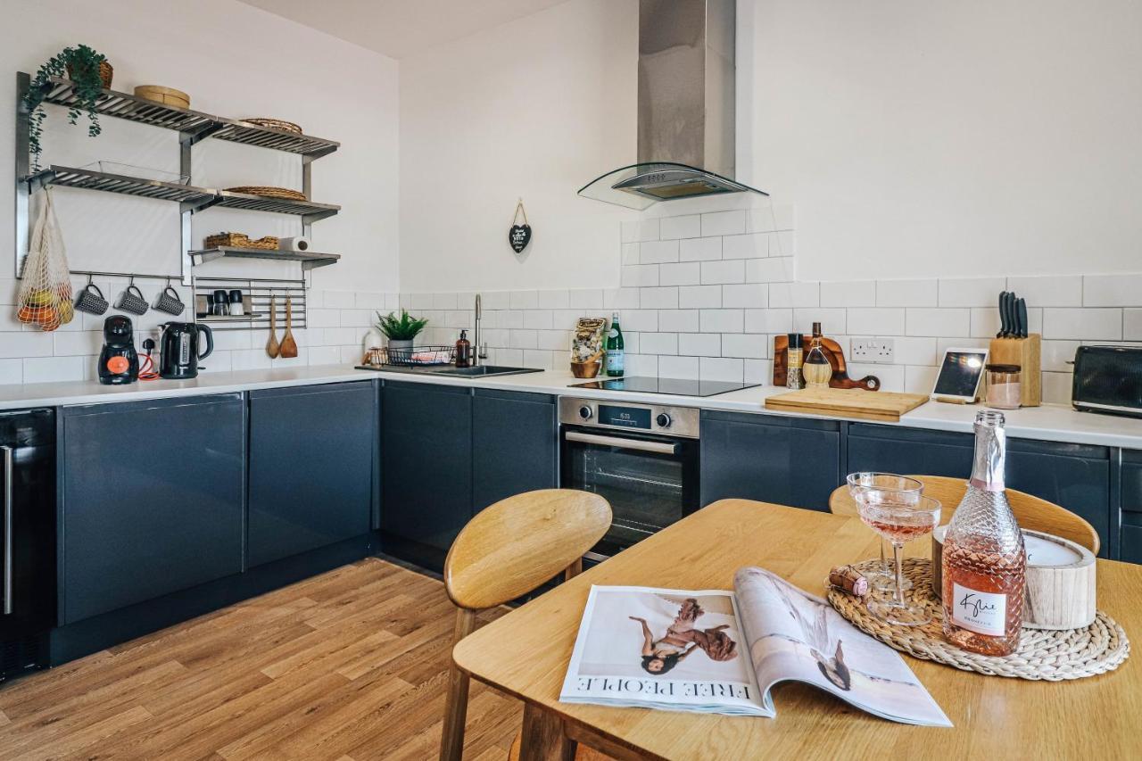 Principality View Apartment Two, By Solace Stays Cardiff Exteriör bild